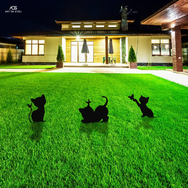 Playful-Kittens-Graden-Stake-SQ3_1_1